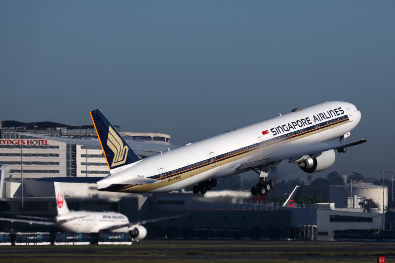 SINGAPORE AIRLINES BOEING 777 300ER SYD RF 002A1296.jpg