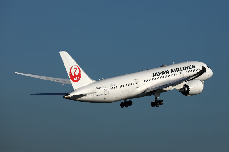 JAPAN AIRLINES BOEING 787 9 SYD RF 002A1306.jpg