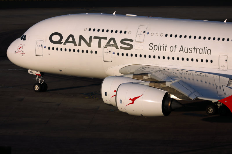 QANTAS AIRBUS A380 SYD RF 002A1194.jpg