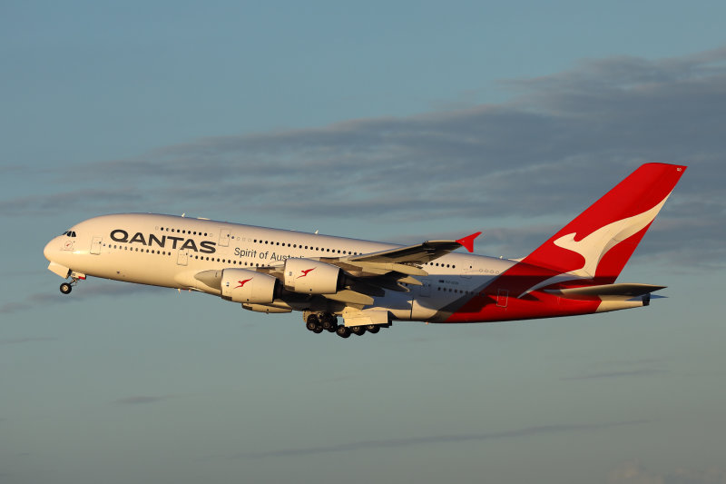 QANTAS AIRBUS A380 SYD RF 002A1205.jpg