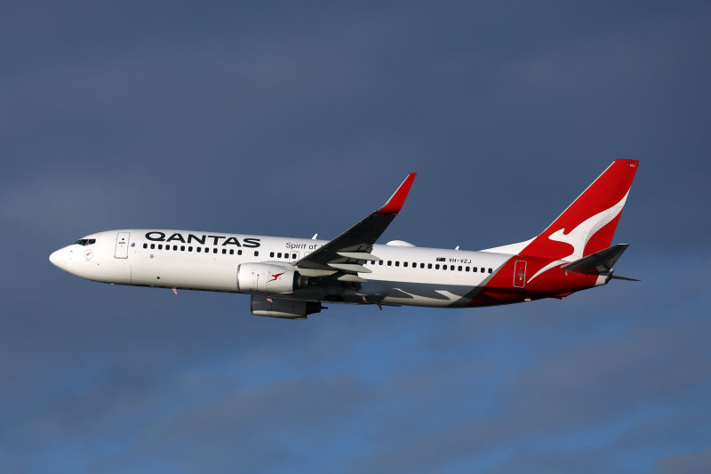 QANTAS BOEING 737 800 SYD RF 002A1163.jpg