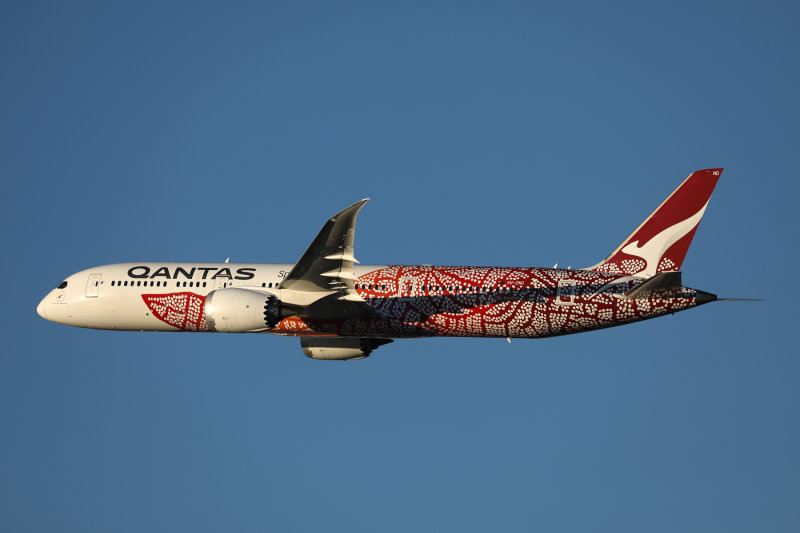 QANTAS BOEING 787 9 SYD RF 002A1477.jpg