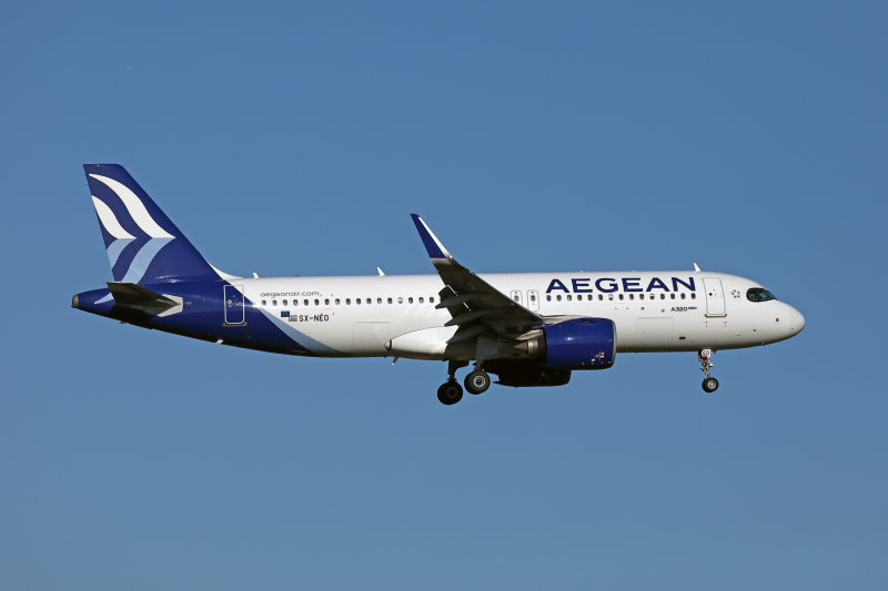 AEGEAN AIRBUS A320 NEO FCO 002A2758.jpg