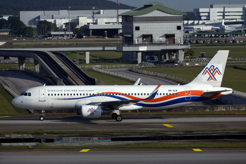 HIMALAYA AIRLINES AIRBUS A320 KUL RF 002A2699.jpg