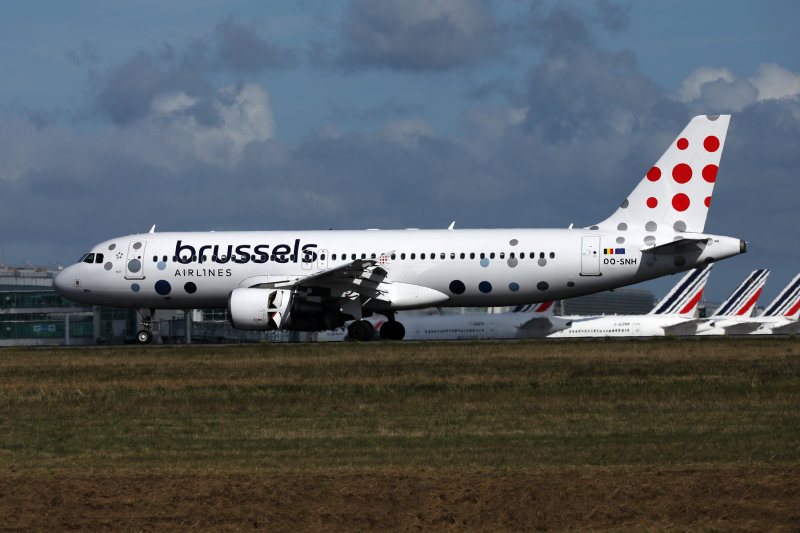 BRUSSELS AIRLINE AIRBUS A320 CDG RF 002A2949.jpg
