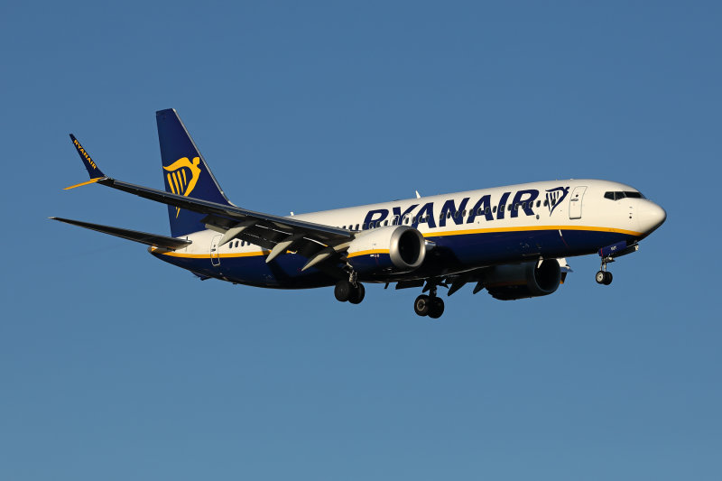 RYANAIR BOEING 737 MAX 8 LIS RF 002A4434.jpg