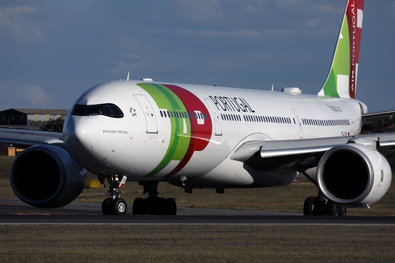 TAP AIR PORTUGAL AIRBUS A330 900 NEO LIS RF 002A4310.jpg