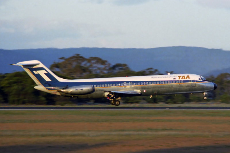 TAA DC9 30 HBA RF 040 2.jpg