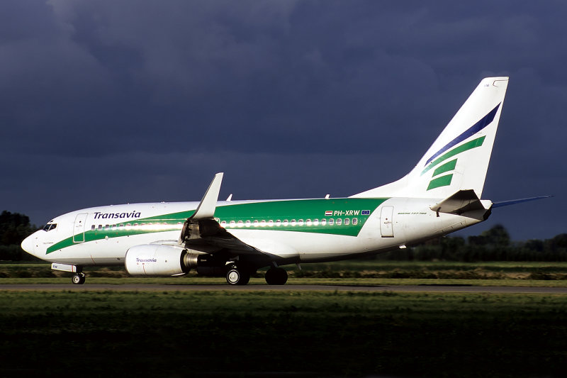 TRANSAVIA BOEING 737 700 AMS RF V100F.jpg