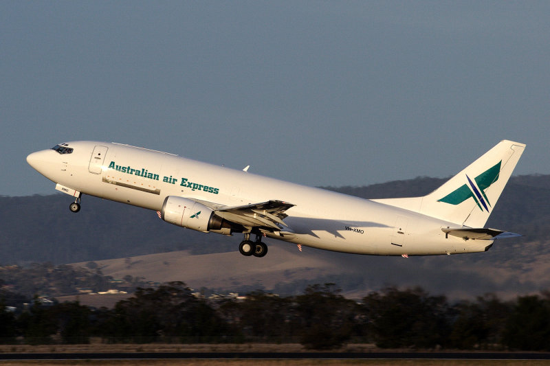 AUSTRALIAN AIR EXPRESS BOEING 737 300F HBA RF IMG_8328 .jpg
