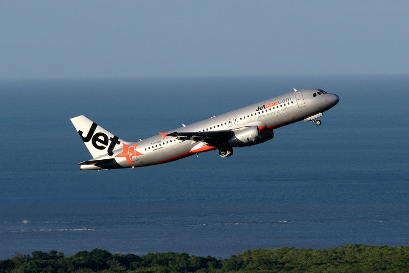 JETSTAR AIRBUS A320 CNS RF IMG_9507.jpg