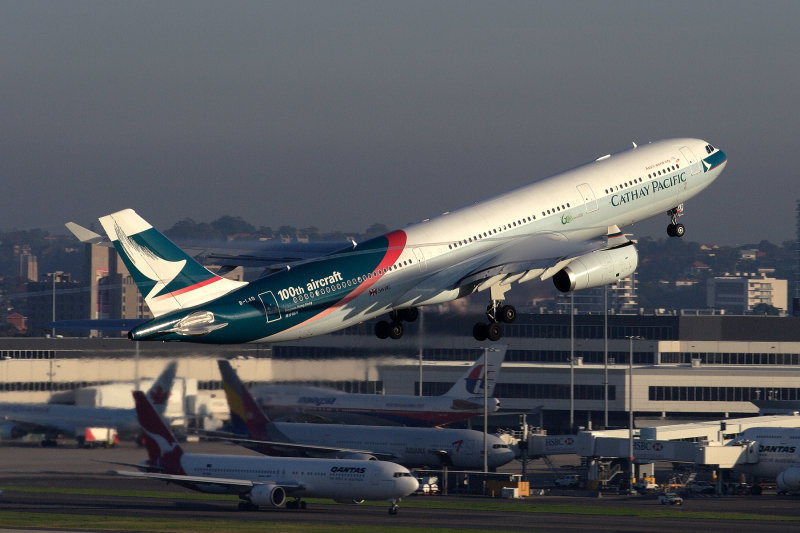 CATHAY PACIFIC AIRBUS A330 SYD RF IMG_9593.jpg