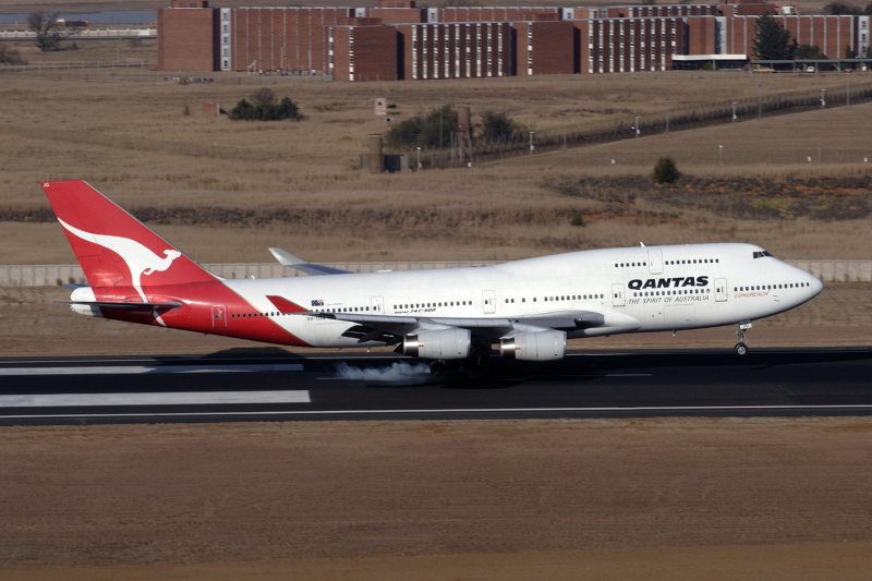 QANTAS BOEING 747 400 JNB RF IMG_1051.jpg