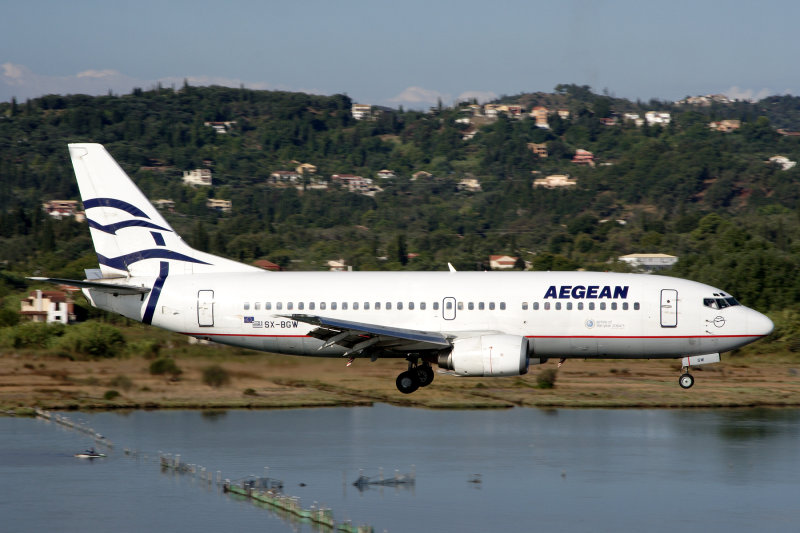 AEGEAN BOEING 737 300 CFU RF IMG_2860.jpg