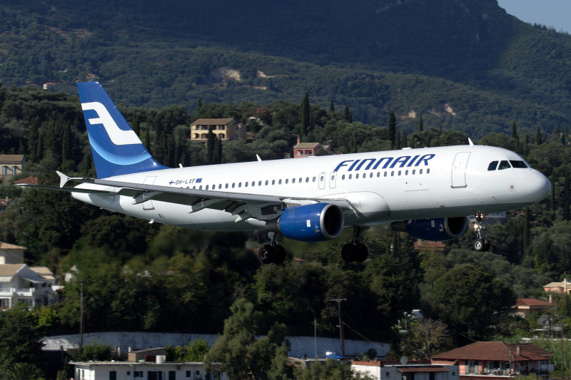 FINNAIR AIRBUS A320 CFU RF IMG_3516.jpg