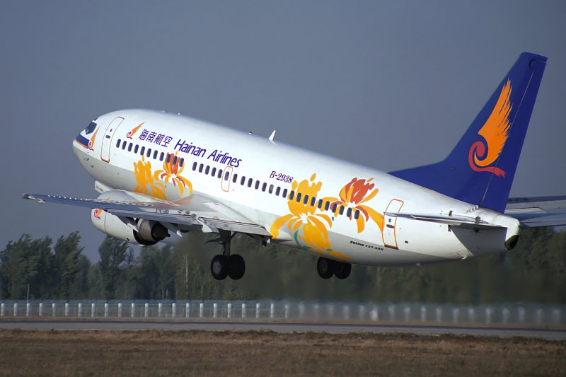 HAINAN AIRLINES BOEING 737 300 BJS RF 1421 19.jpg