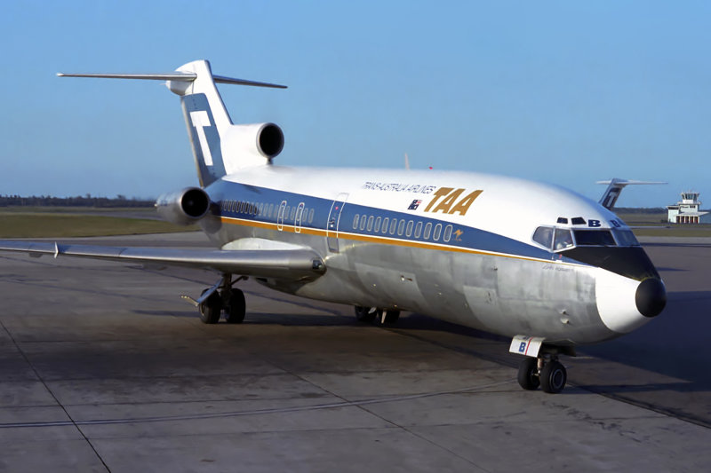 TAA BOEING 727 100 BNE RF 34 3 N.jpg