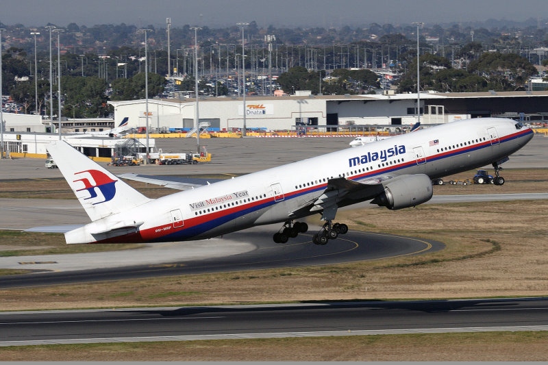 MALAYSIA BOEING 777 200 MEL RF IMG_6256.jpg