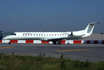 DELTA CONNECTION EMBRAER 145 JFK RF IMG_7433.jpg