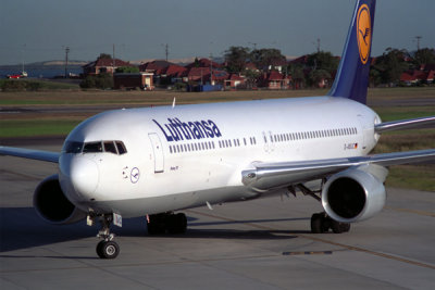 LUFTHANSA BOEING 767 300 SYD RF 791 29.jpg
