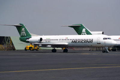 MEXICANA FOKKER 100 MEX RF 896 21.jpg