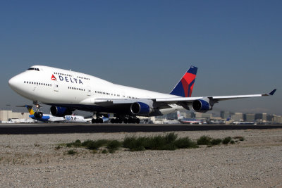 DELTA BOEING 747 400 LAX RF IMG_3549.jpg