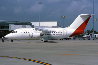 AUSTRALIAN AIRLINK BAE 146 100 BNE RF 750 14.jpg