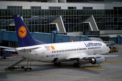 LUFTHANSA EXPRESS BOEING 737 300 FRA RF 711 31.jpg