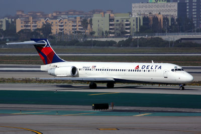 DELTA BOEING 717 LAX RF 5K5A3623.jpg