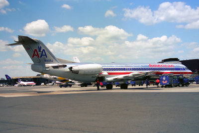 AMERICAN FOKKER 100 RF 913 20.jpg