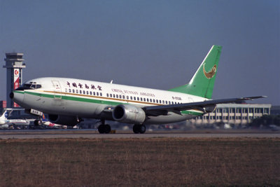 CHINA YUNNAN AIRLINES BOEING 737 300 BJS RF 1420 18.jpg