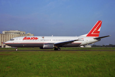 LAUDA BOEING 737 400 CDG RF 1593 2.jpg