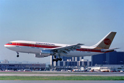 CONTINENTAL_AIRBUS_A300_LAX_RF_499_34.jpg