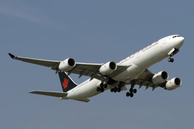 AIR_CANADA_AIRBUS_A340_500_YYZ_RF.jpg