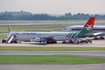 AIR_SEYCHELLES_BOEING_707_SIN_NRF_212_33.jpg