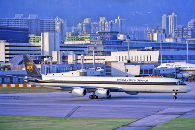 UPS_DC8_73F_HKG_RF_700_20.jpg