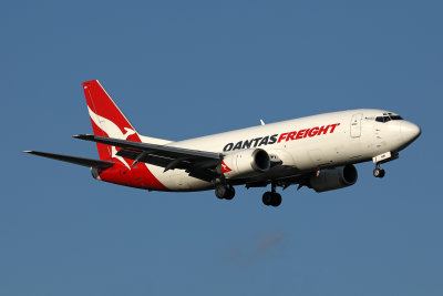 QANTAS FREIGHT BOEING 737 300F MEL RF 002A6703.jpg