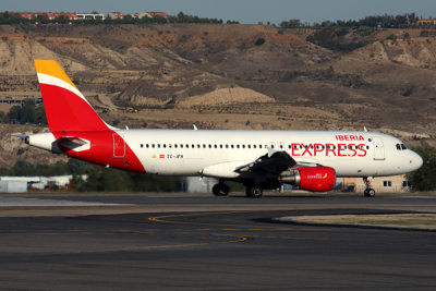 IBERIA EXPRESS AIRBUS A320 MAD RF 5K5A0060.jpg