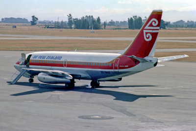 AIR NEW ZEALAND BOEING 737 200 CHC RF  080 7.jpg