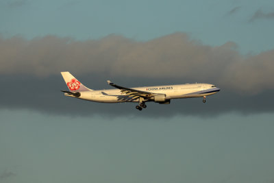 CHINA AIRLINES AIRBUS A330 300 SYD RF 002A7680.jpg