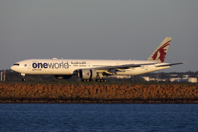 QATAR BOEING 777 300ER SYD RF 002A8373.jpg