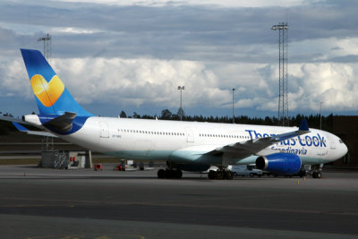 THOMAS COOK AIRBUS A330 300 OSL RF  IMG_8948.jpg