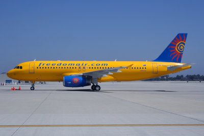 FREEDOM AIR AIRBUS A320 LAX RF.jpg