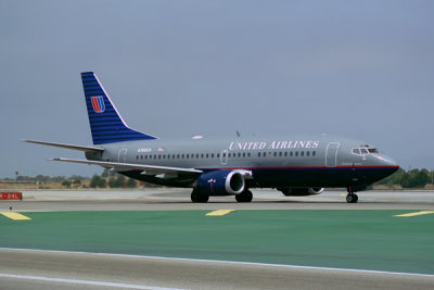 UNITED BOEING 737 300 LAX RF 921 17.jpg