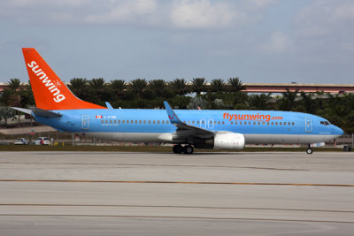 SUNWING BOEING 737 800 FLL RF 5K5A5957.jpg