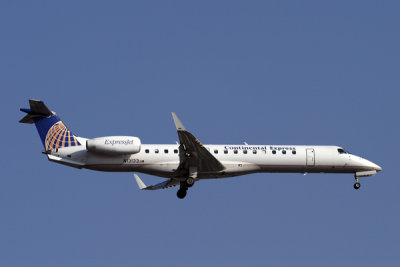 CONTINENTAL EXPRESS EMBRAER 145 YYZ RF.jpg