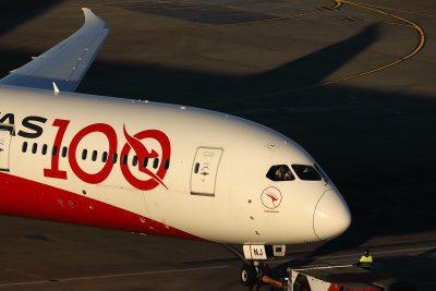 QANTAS BOEING 787 9 SYD RF 002A1832.jpg