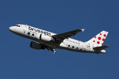 BRUSSELS AIRLINES AIRBUS A319 BRU RF 002A4924.jpg