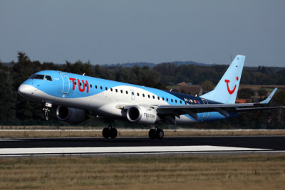 TUI EMBRAER 190 BRU RF 002A3987.jpg