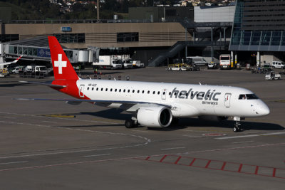 HELVETIC AIRWAYS EMBRAER E190 E2 ZRH RF 002A3813.jpg